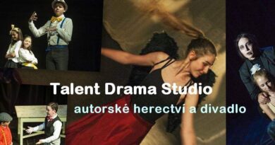 Kurzy autorského herectví a divadla