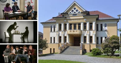 Přehlídka v Červeném Kostelci Covidu navzdory