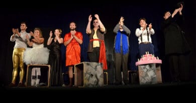 Hostina dravců Rádobydivadlo Klapý