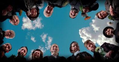 Hlavně důstojně - titulní