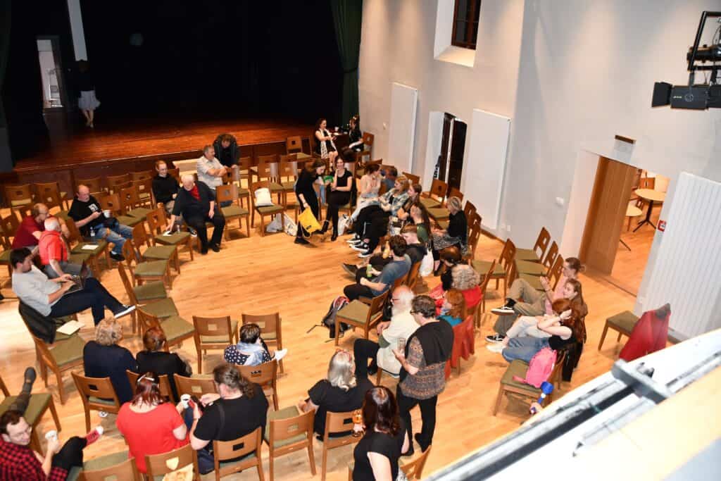 Besedy v kruhu | zdroj: archiv přehlídky