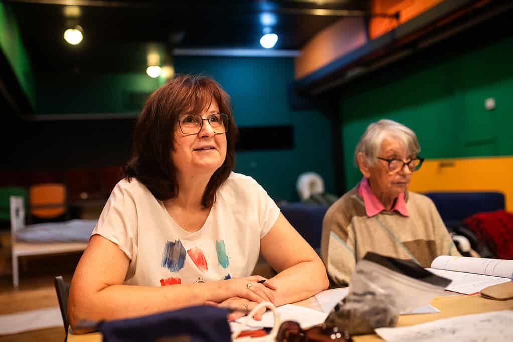 Ze zkoušení hry Řekni, kde ti muži jsou, režisérky Zuzana Nováková a Marie Kučerová | Foto: Tomáš Kubelka